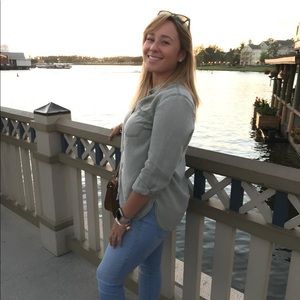 Meet your Posher, Alexandra